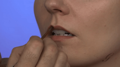 Brush_lip_pencil